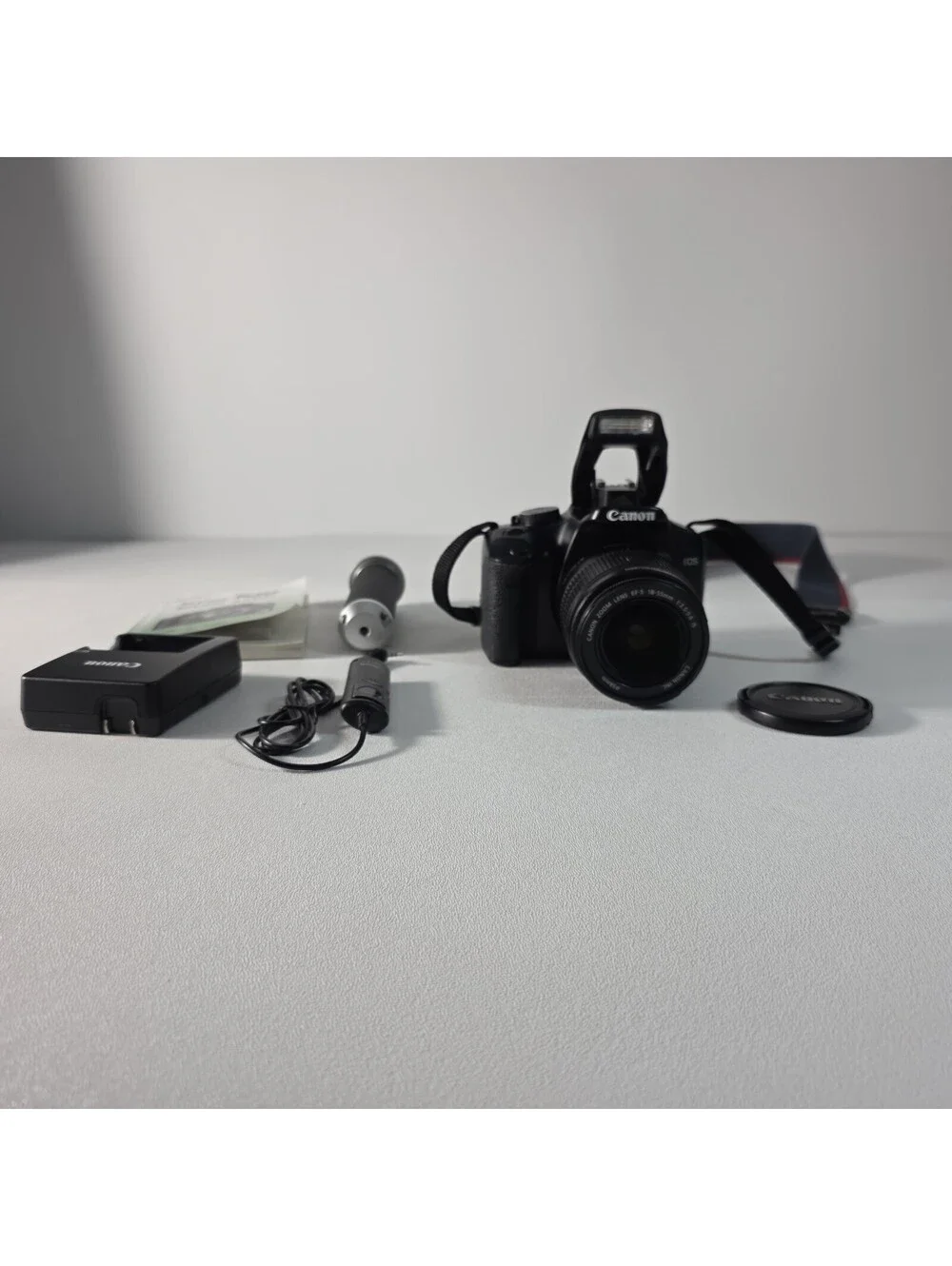 Canon EOS Rebel XSi Digital SLR Camera 18-55mm Canon EF-S Lens Bundle No Battery